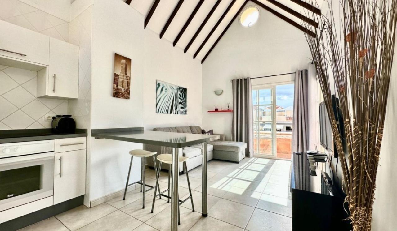 Light And Cosy Apartment In 100 Meters From The Beach Costa Adeje Chambre photo